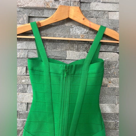 Elegant Green Bodycon Dress - Picture 9 of 13
